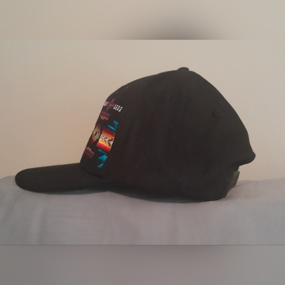 Unique embroidered snapback trucker hat - Picture 4 of 6